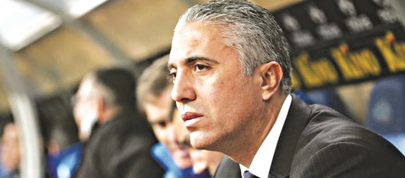 Στα γραφεία της ΑΕΚ ο Νίκος Κωστένογλου – Αναλαμβάνει ως υπηρεσιακός